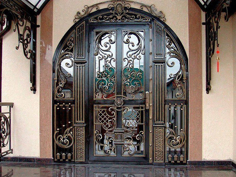 Кованые решетки на двери Фото 054
