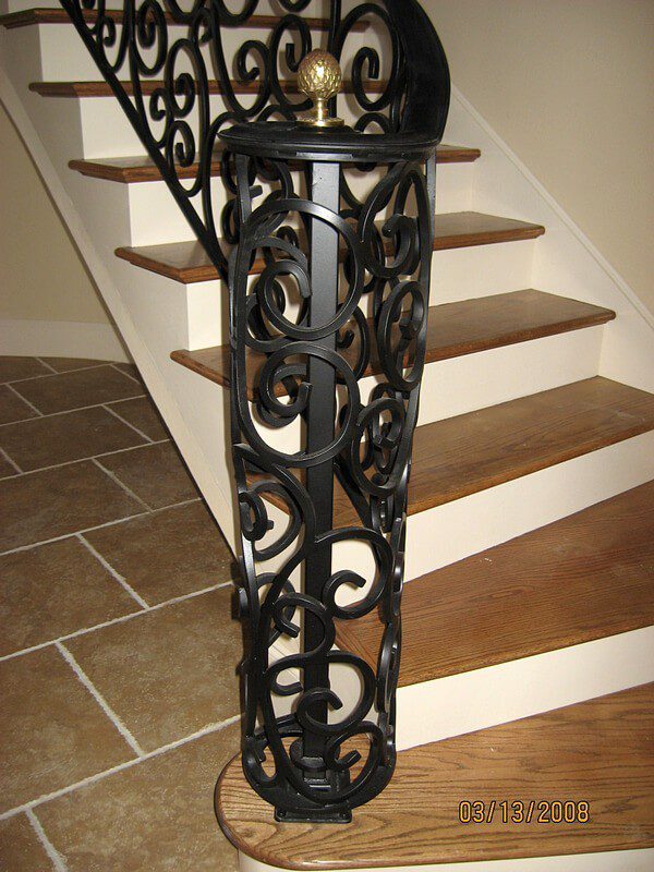 Кованый столб Фото 007