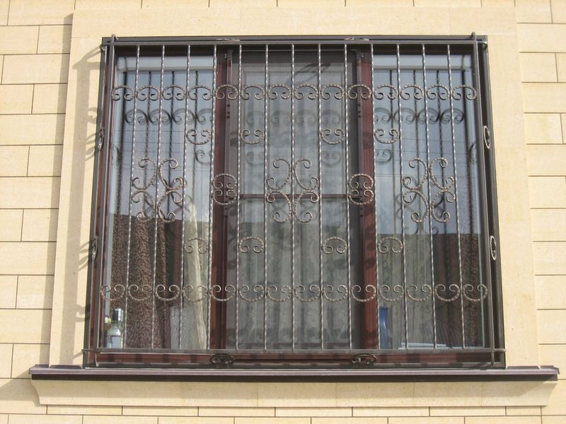Кованая решетка на окна Фото 047