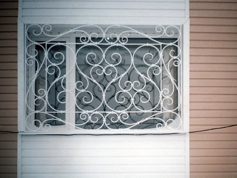Кованая решетка на окна Фото 066