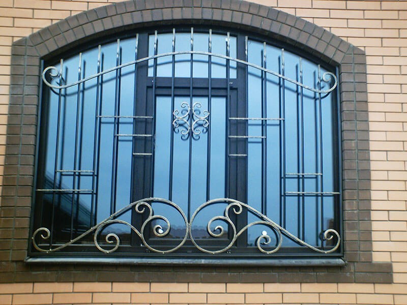 Кованая решетка на окна Фото 071