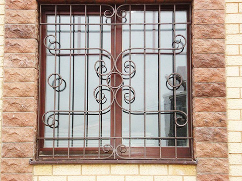 Кованая решетка на окна Фото 078
