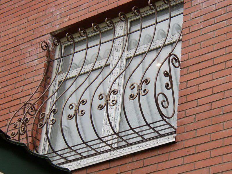 Кованая решетка на окна Фото 079