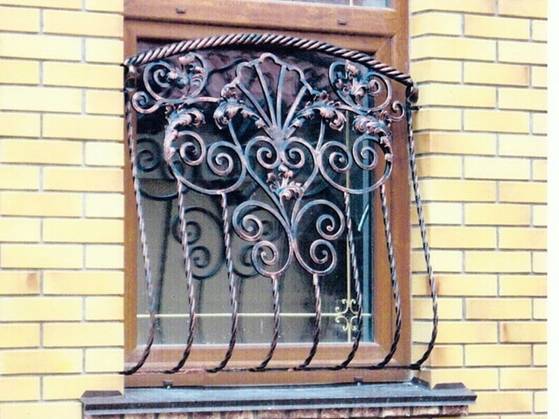 Кованая решетка на окна Фото 106