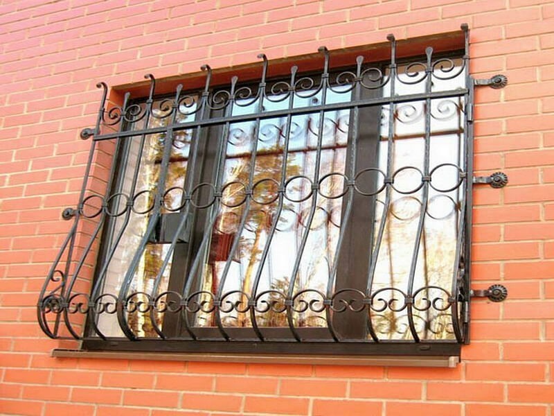 Кованая решетка на окна Фото 108