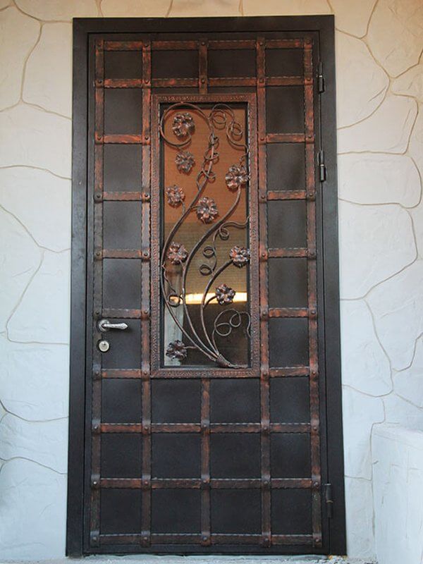 Кованые решетки на двери Фото 028