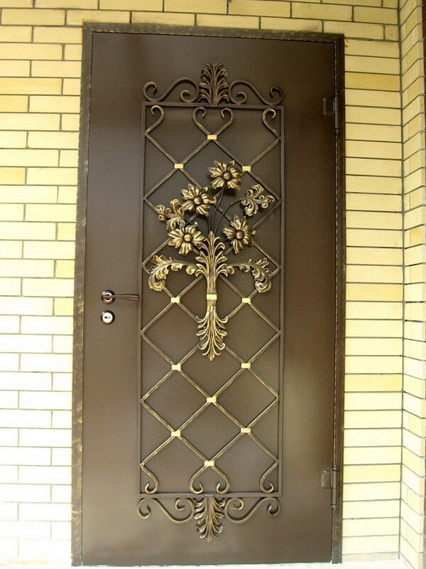 Кованые решетки на двери Фото 031