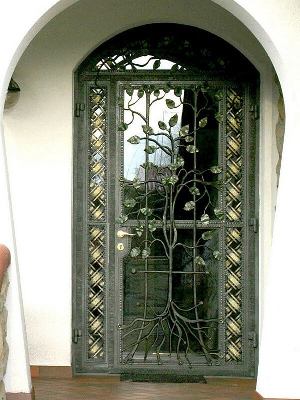 Кованые решетки на двери Фото 044