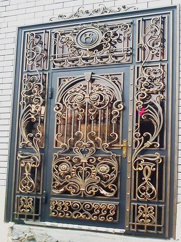 Кованые решетки на двери Фото 046