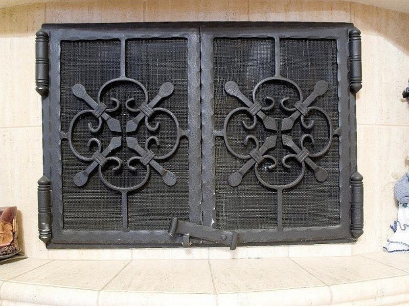 Кованые решетки на двери Фото 053